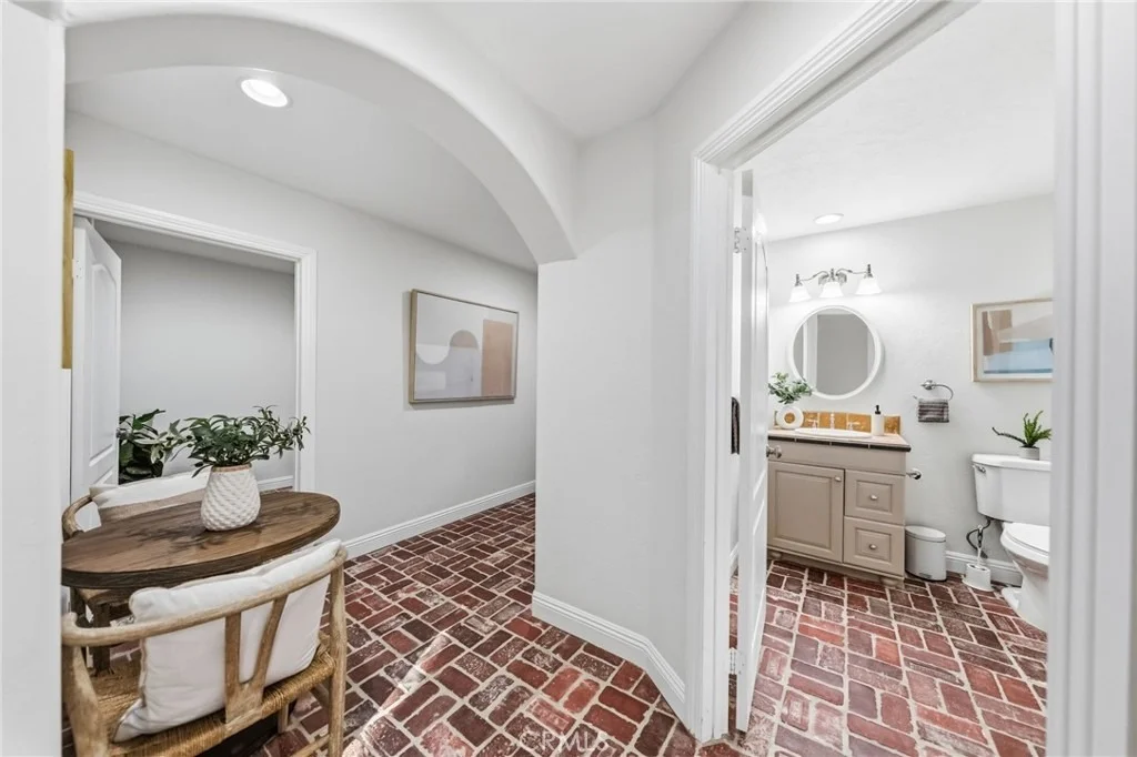 Photo of 40900 Via Los Altos