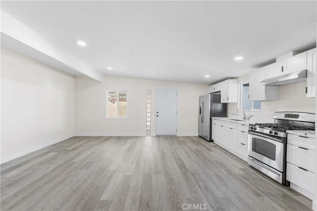 Photo of 44745 3rd E
