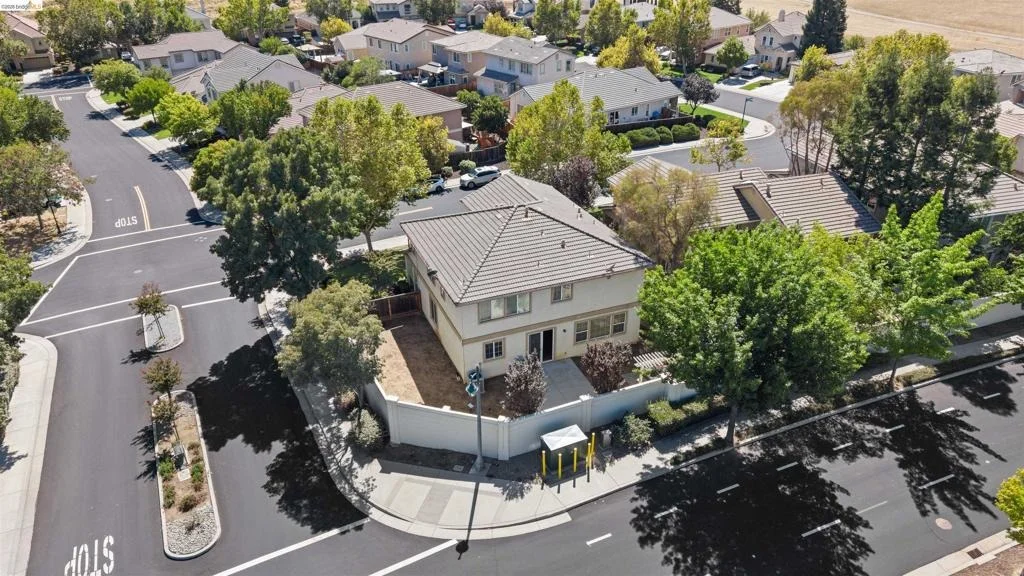 Photo of 9569 California Oak Cir