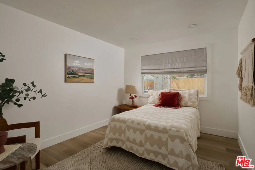 Photo of 1185 Medford Road