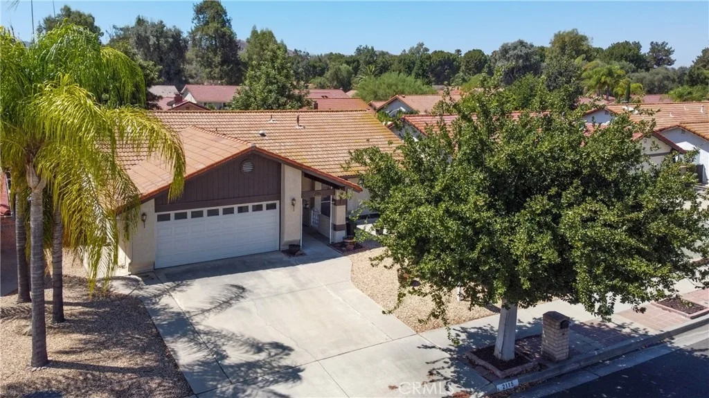 Photo of 2115 Flame Tree