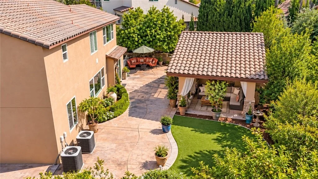 Photo of 596 Hacienda Drive