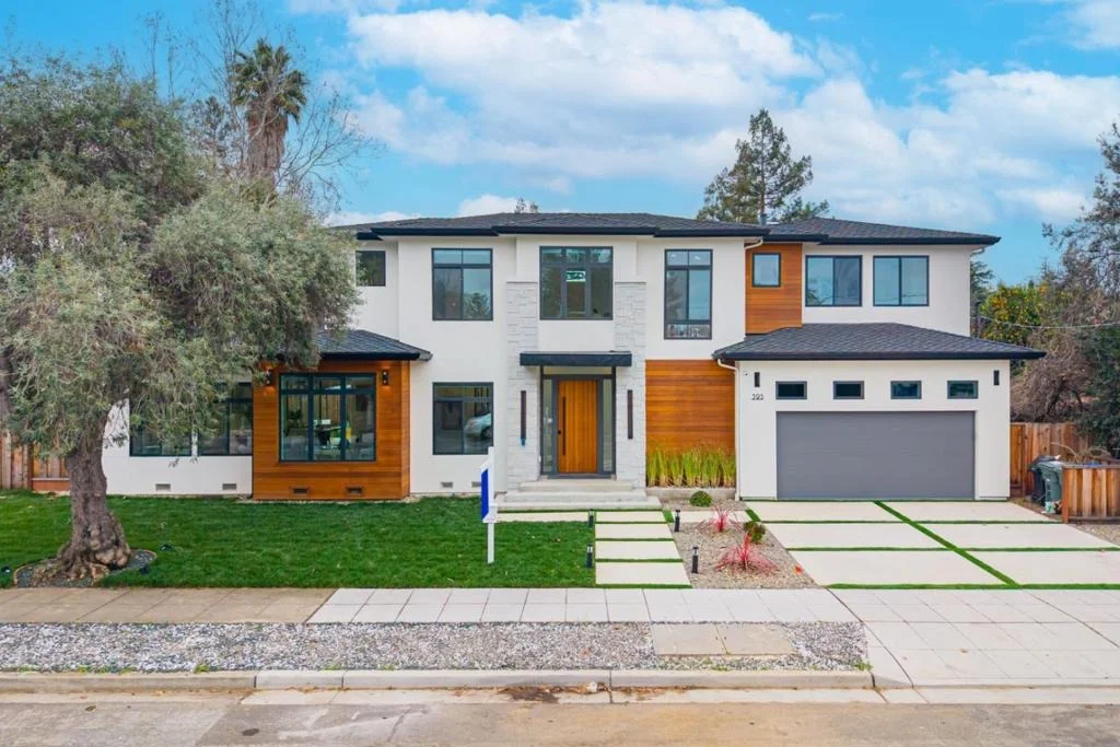 Photo of 395 Martens Avenue