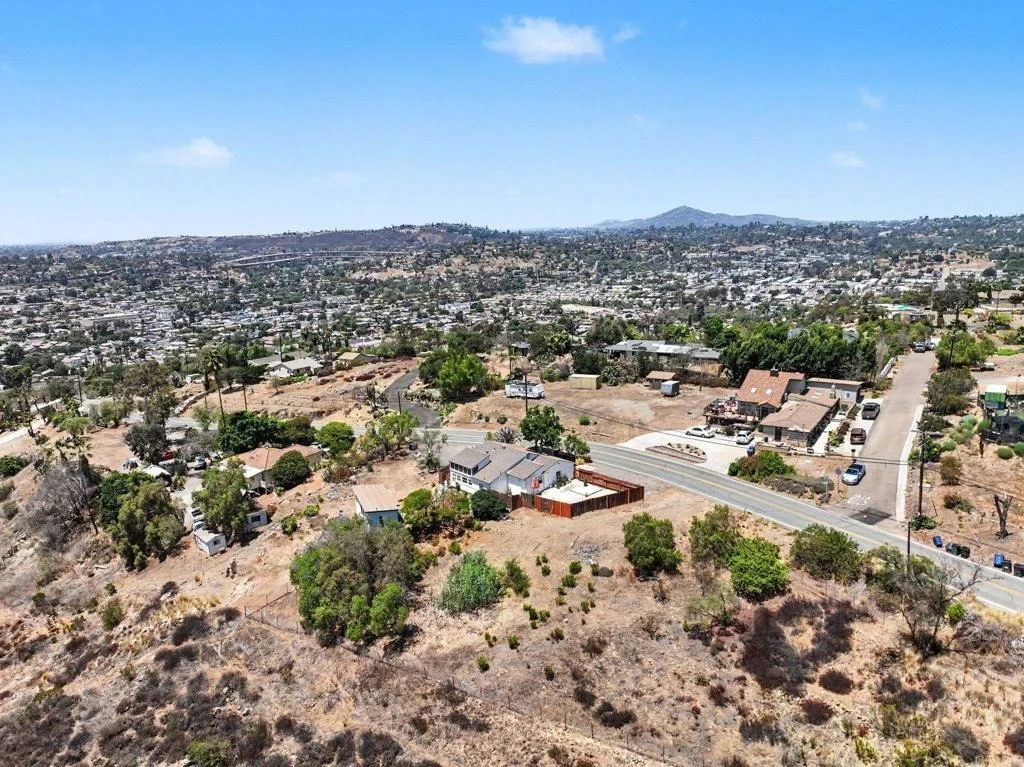 Photo of 2610 Helix St.