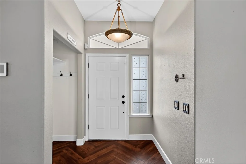 Photo of 724 Robin Drive