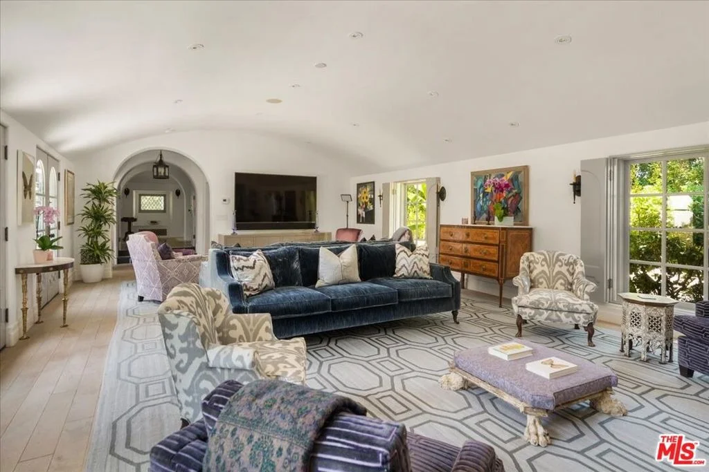 Photo of 523 N Beverly Drive