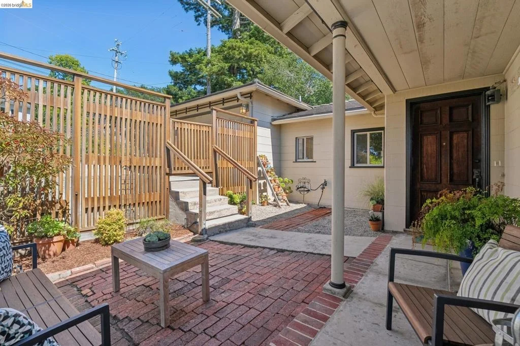 Photo of 98 Fairlawn Dr
