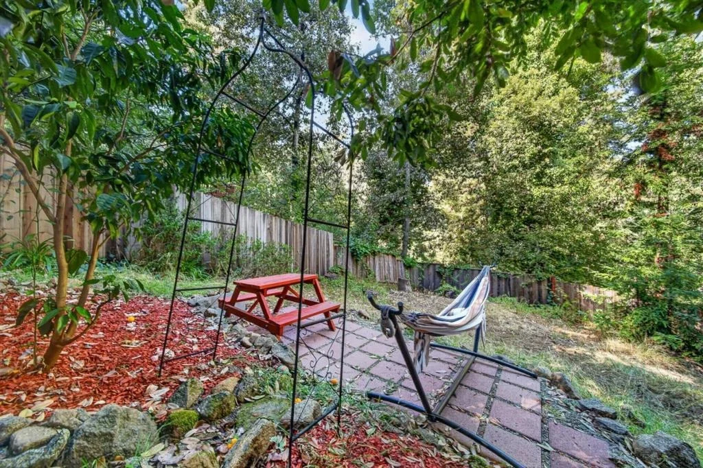 Photo of 121 Mahogany Way