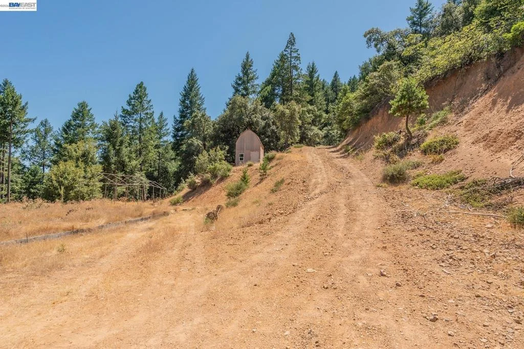 Photo of 190 Moore Gulch