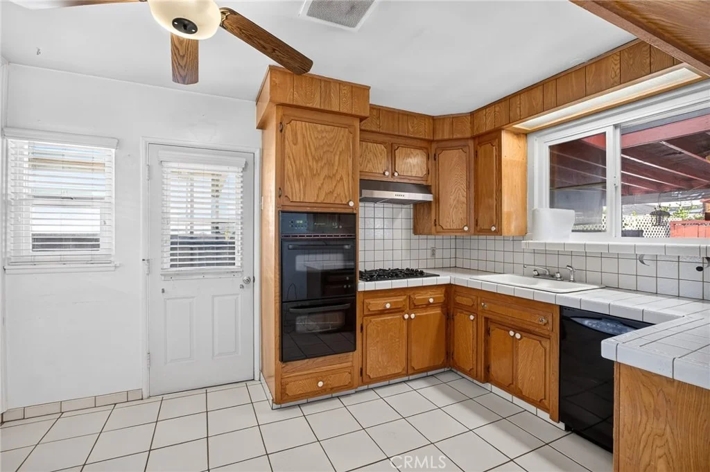 Photo of 10923 Belcher