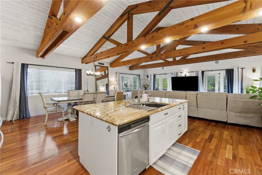 Photo of 520 W Hermosa
