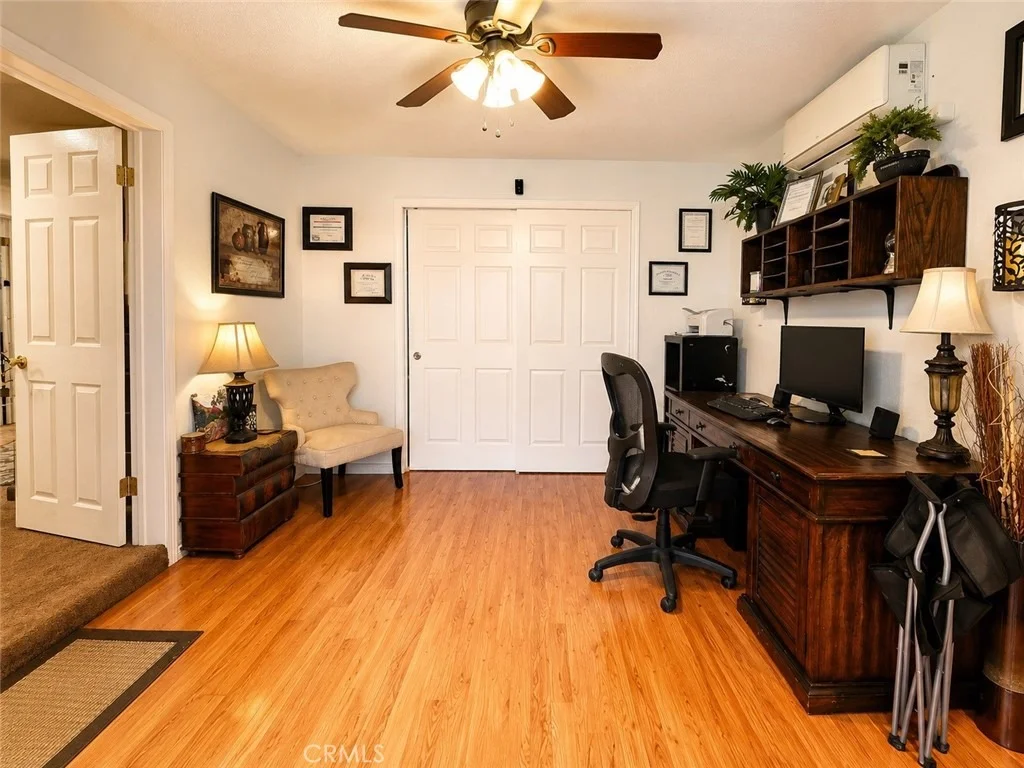 Photo of 15558 Gundry