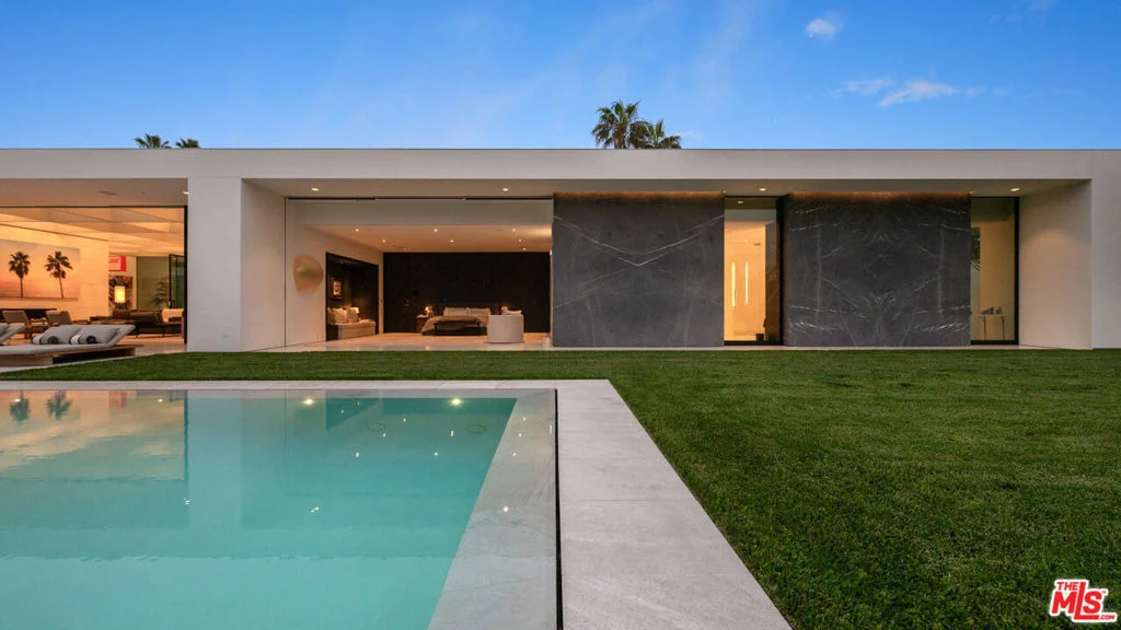 Photo of 9265 Robin Drive