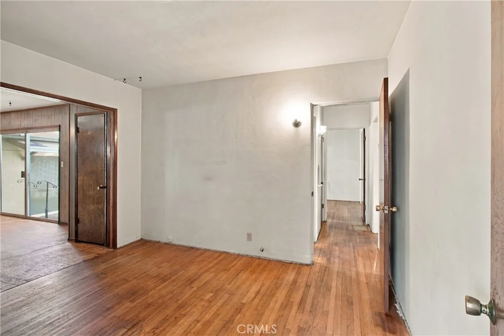 Photo of 2043 N Maple