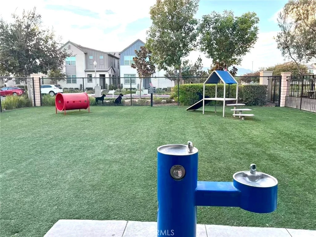 Photo of 7555 Botany Street