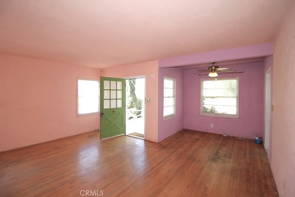 Photo of 100 E Desert View