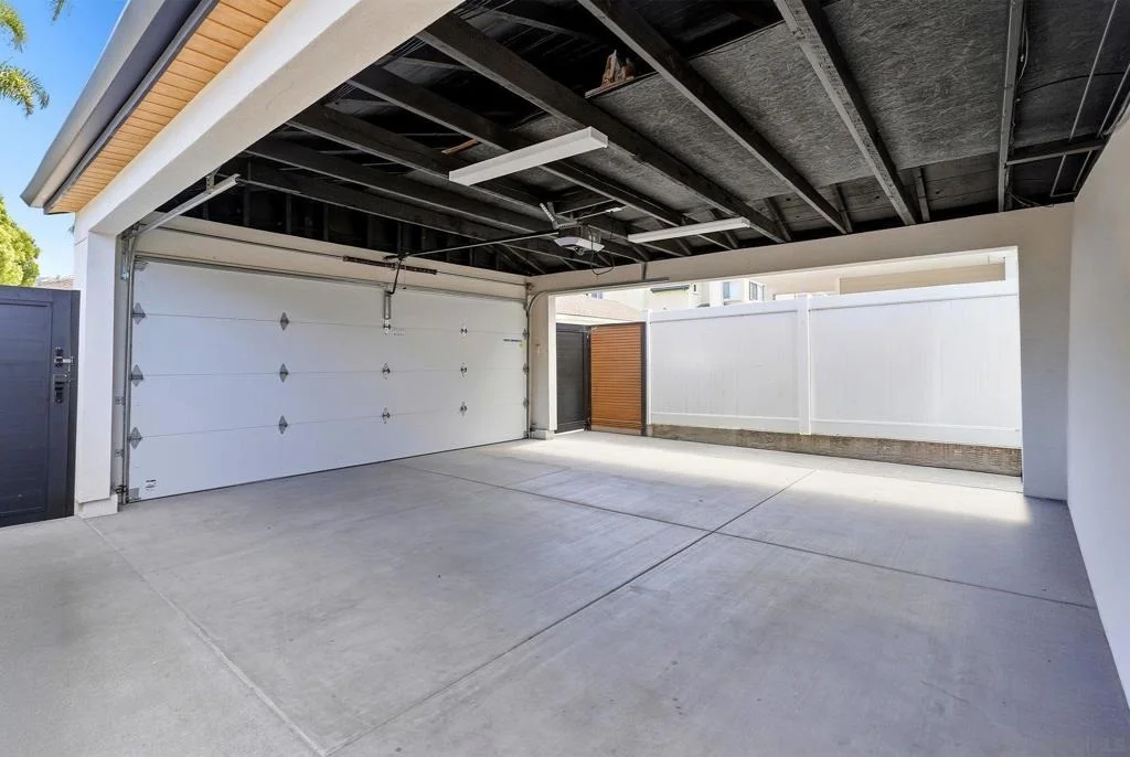 Photo of 7429 Draper Ave