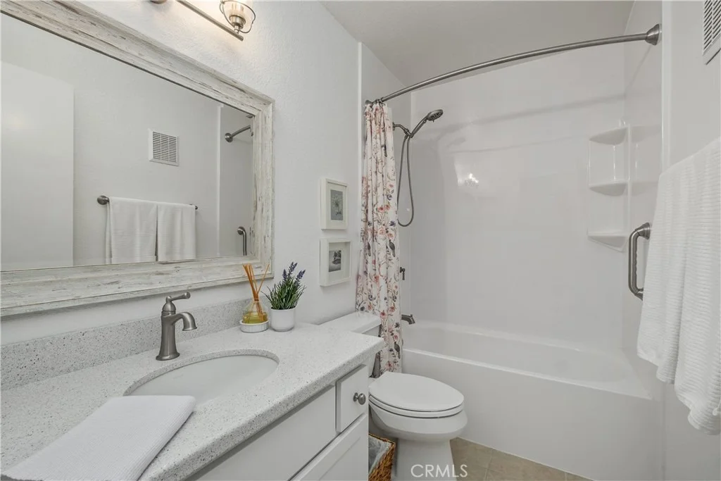 Photo of Unit F at 4 Corniche Drive