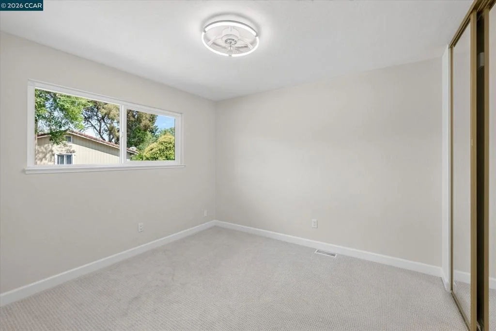 Photo of 584 Mission Pl