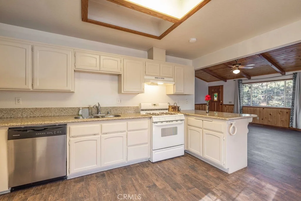 Photo of 252 Riverside