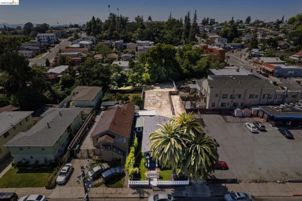 Photo of 3435 Dimond Ave