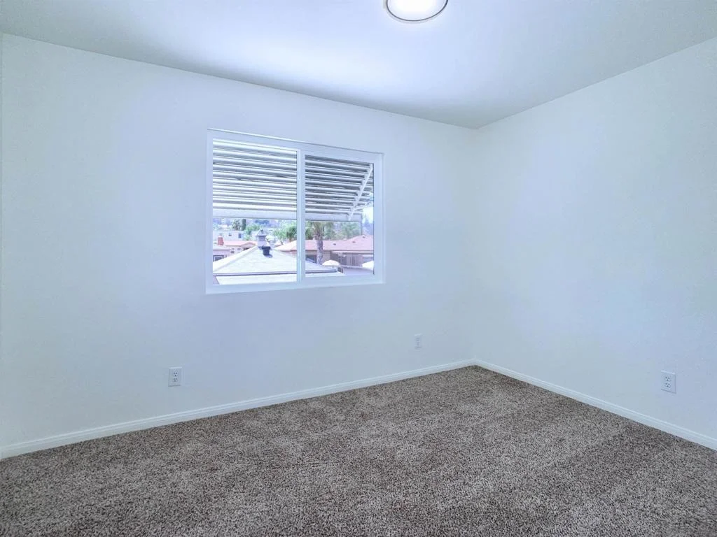 Photo of 386 90 Richardson Ave