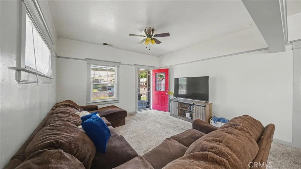 Photo of 115 W 19th