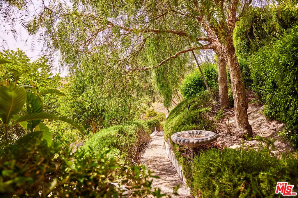 Photo of 6363 Zumirez Drive