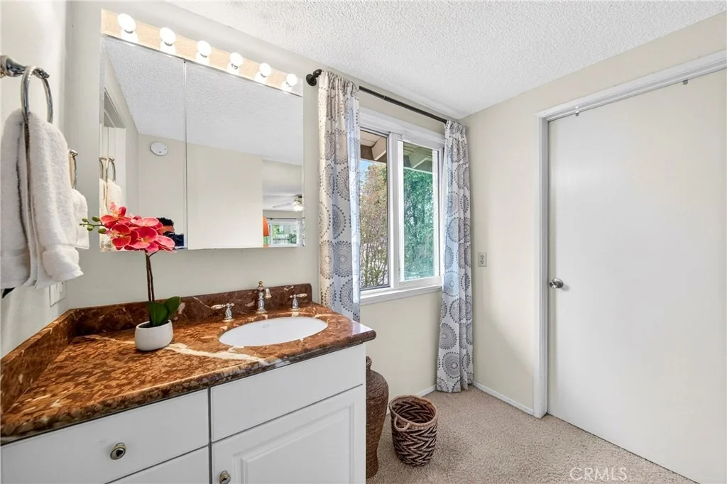 Photo of 1500 Canyon
