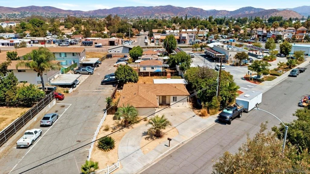 Photo of 8852 Railroad Ave