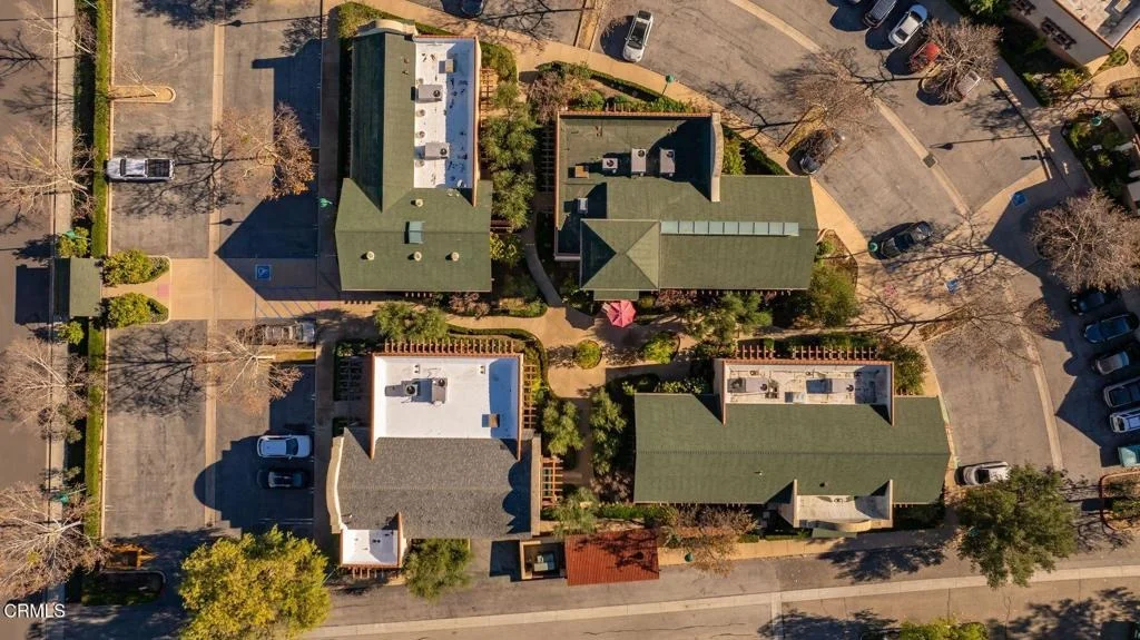 Photo of Unit H at 407 Bryant Circle