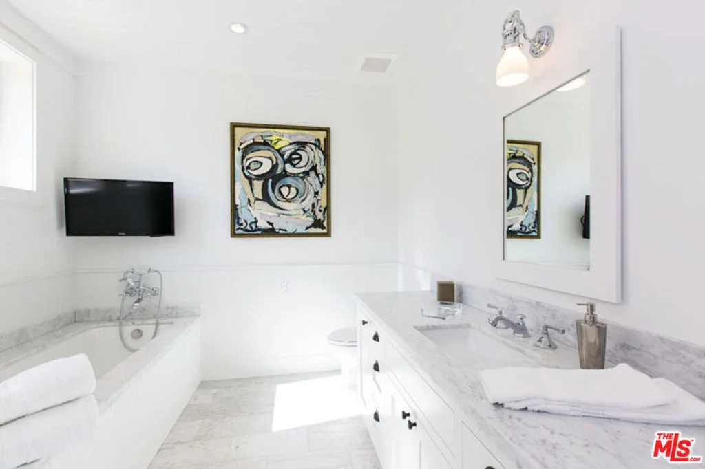 Photo of 23812 Malibu Road
