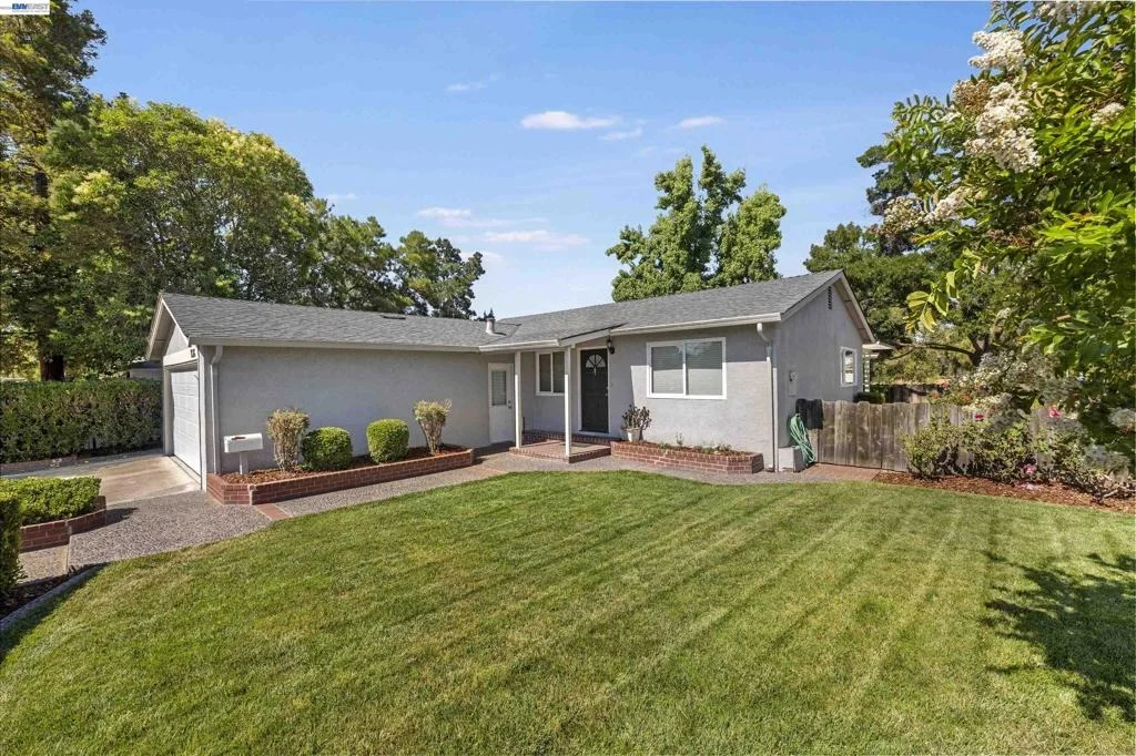 Photo of 1596 Heather Lane
