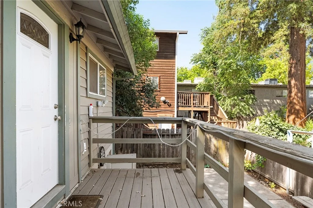 Photo of 414 W 6th Street