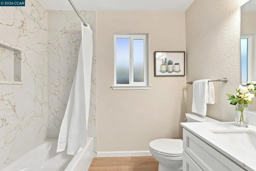 Photo of 215 W 12th Street