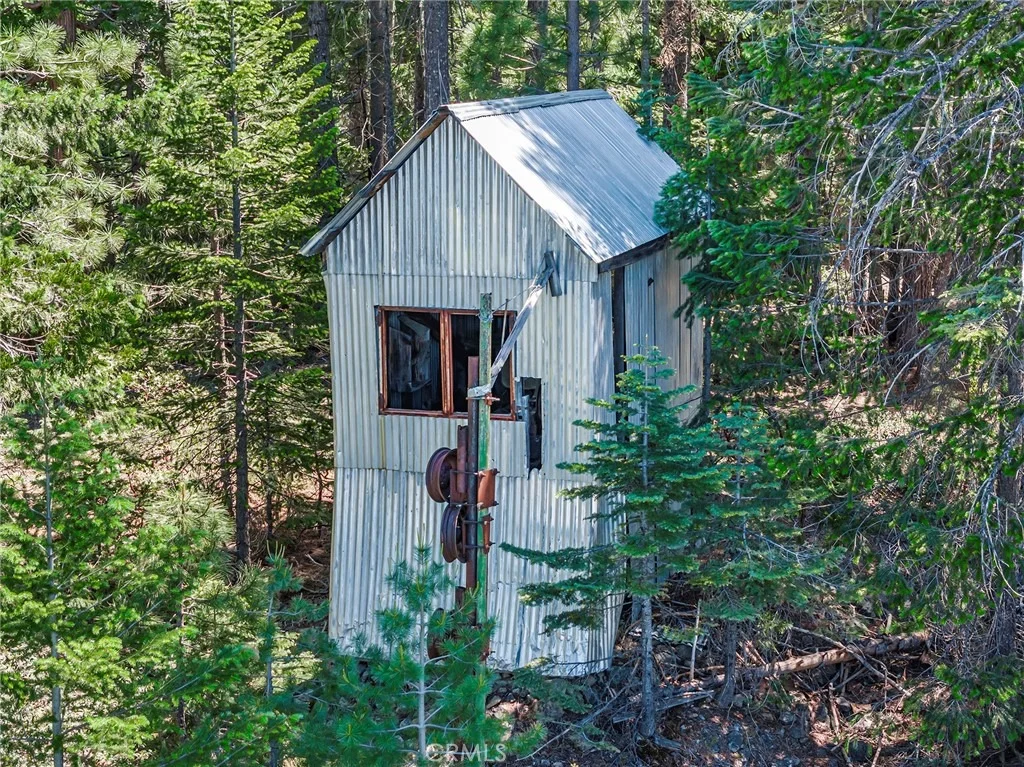 Photo of 18727 Skyway