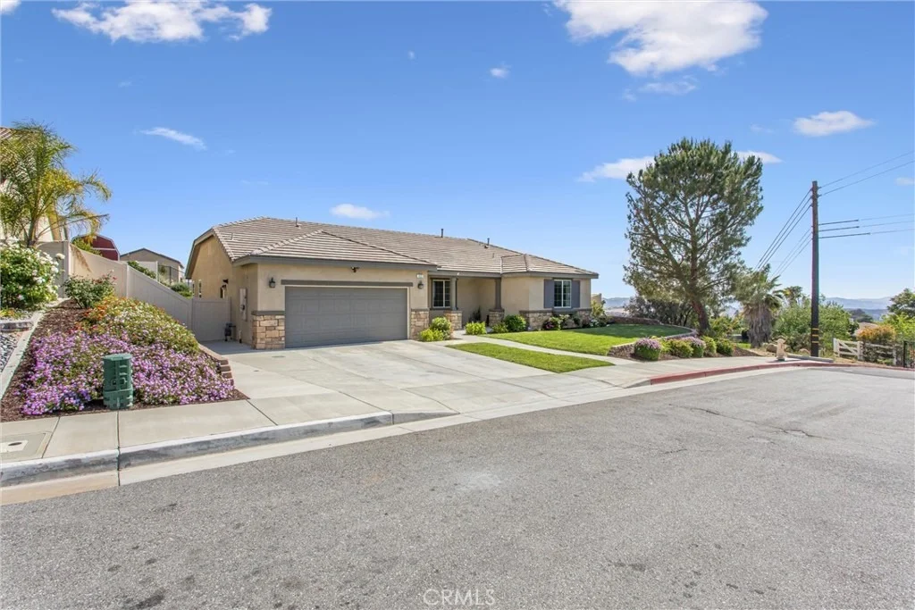 Photo of 402 Buena Mesa Dr