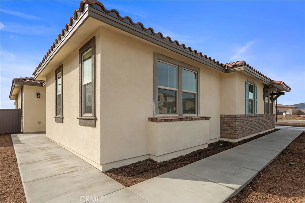 Photo of 1390 Amanda Glen
