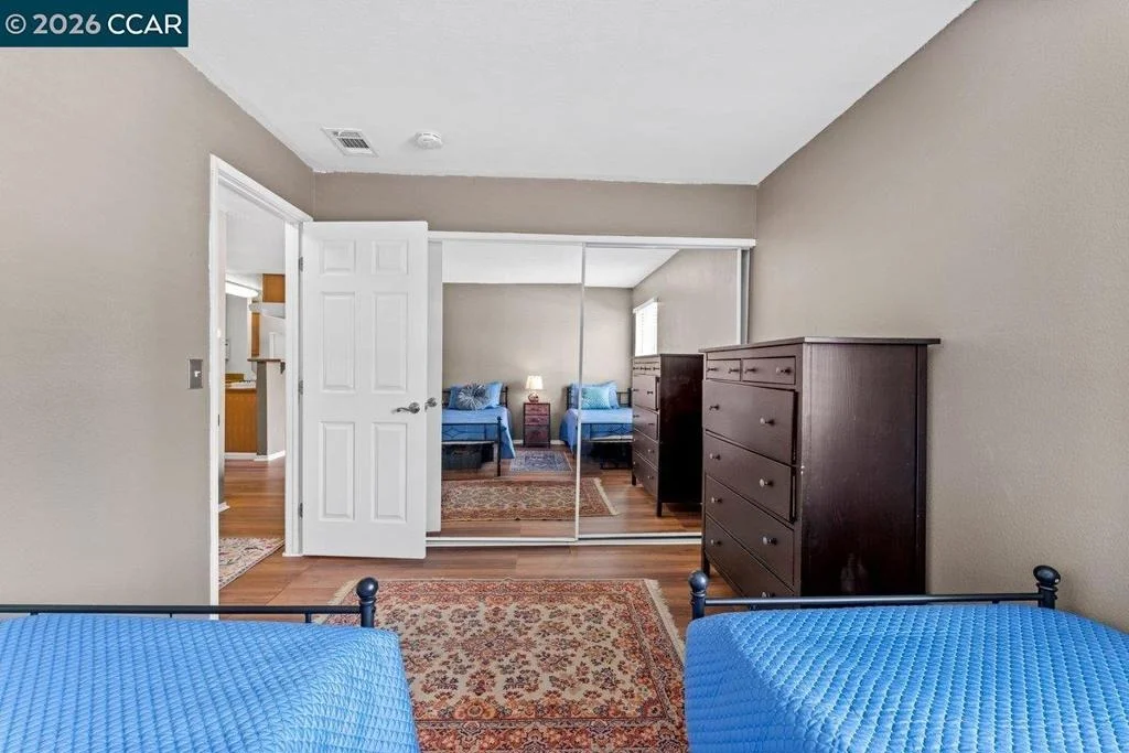 Photo of 2189 Lakeview