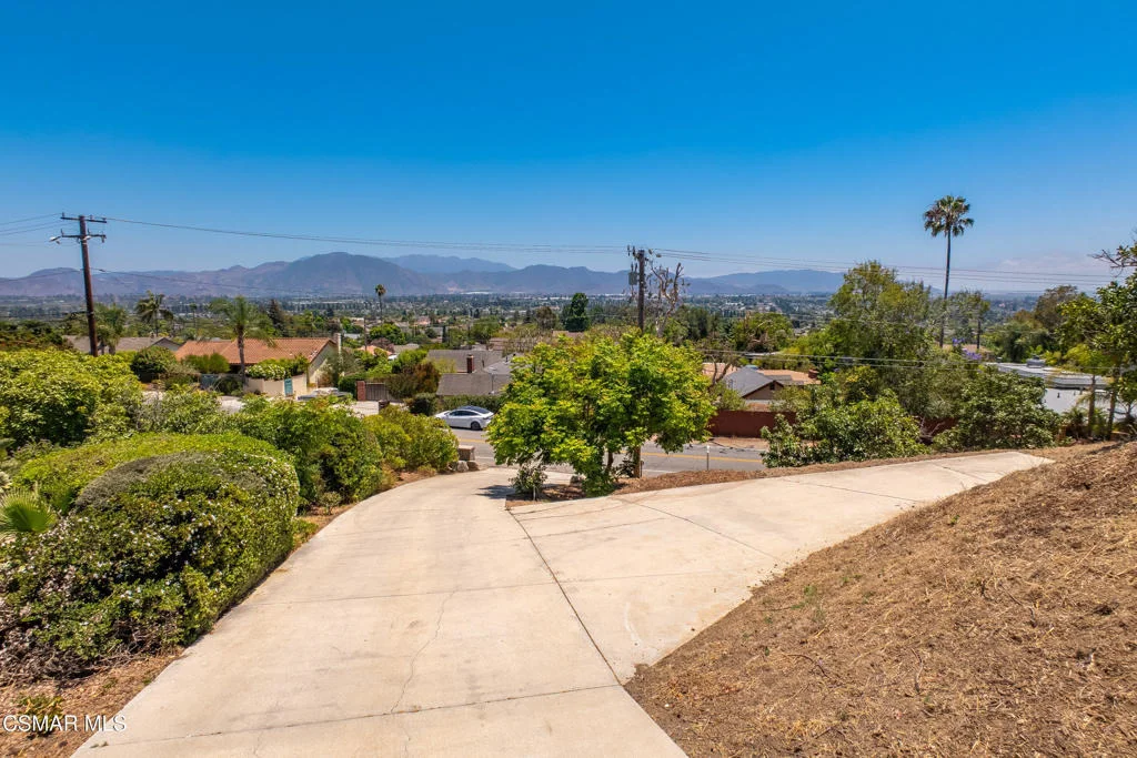 Photo of 315 N Loop Drive