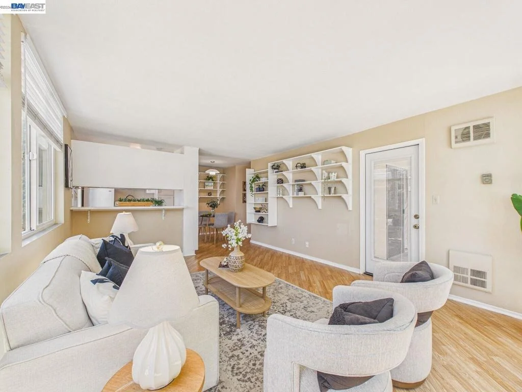 Photo of Unit 2 at 2201 Virginia St
