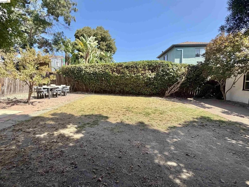 Photo of 2521 24Th Ave