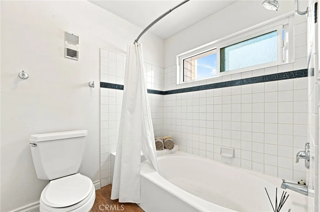 Photo of Unit 32 at 700 Esplanade