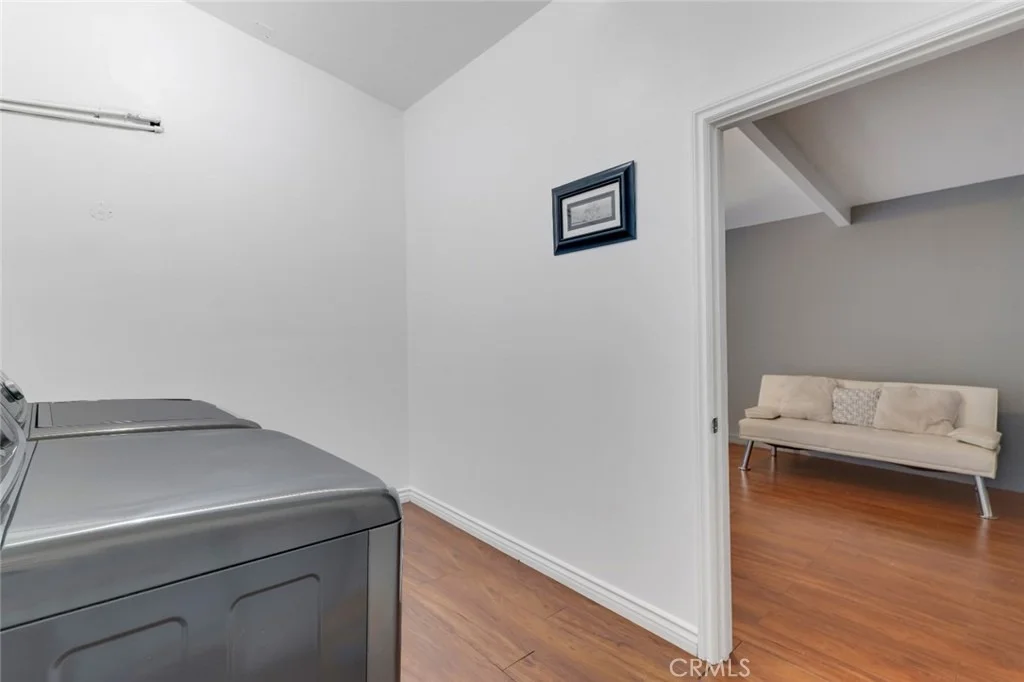 Photo of 18027 Hatton Street