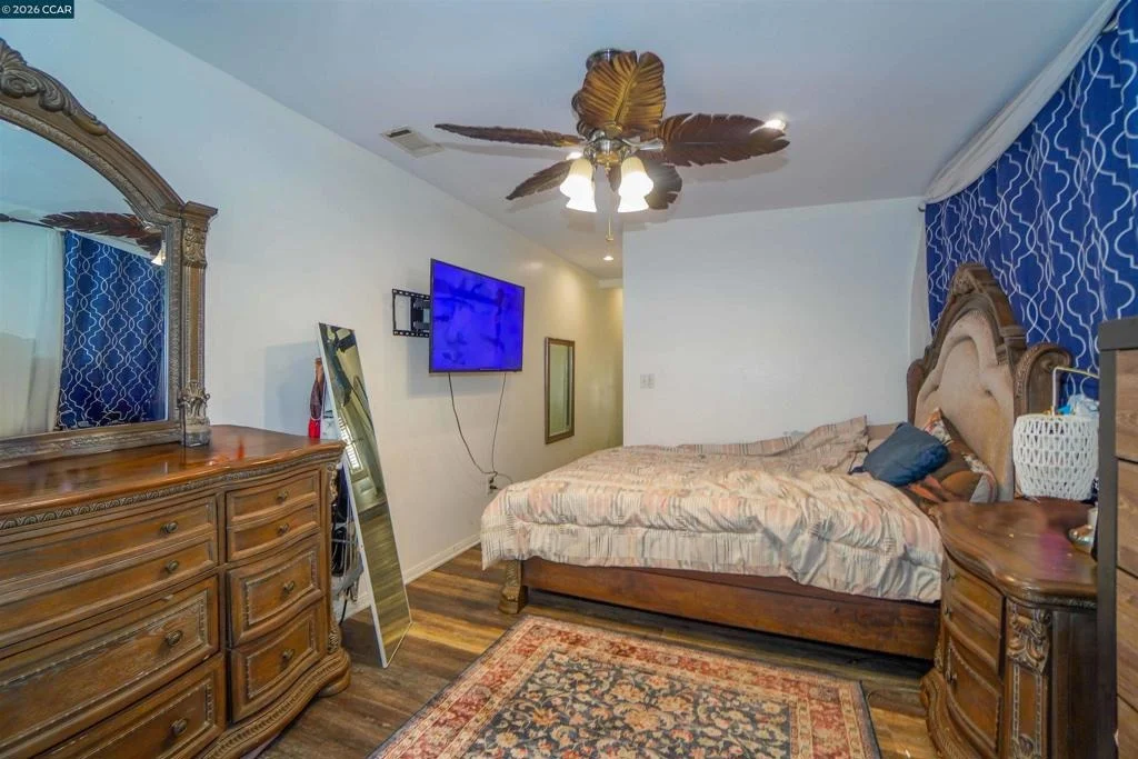 Photo of 2614 Manhattan Beach Blvd