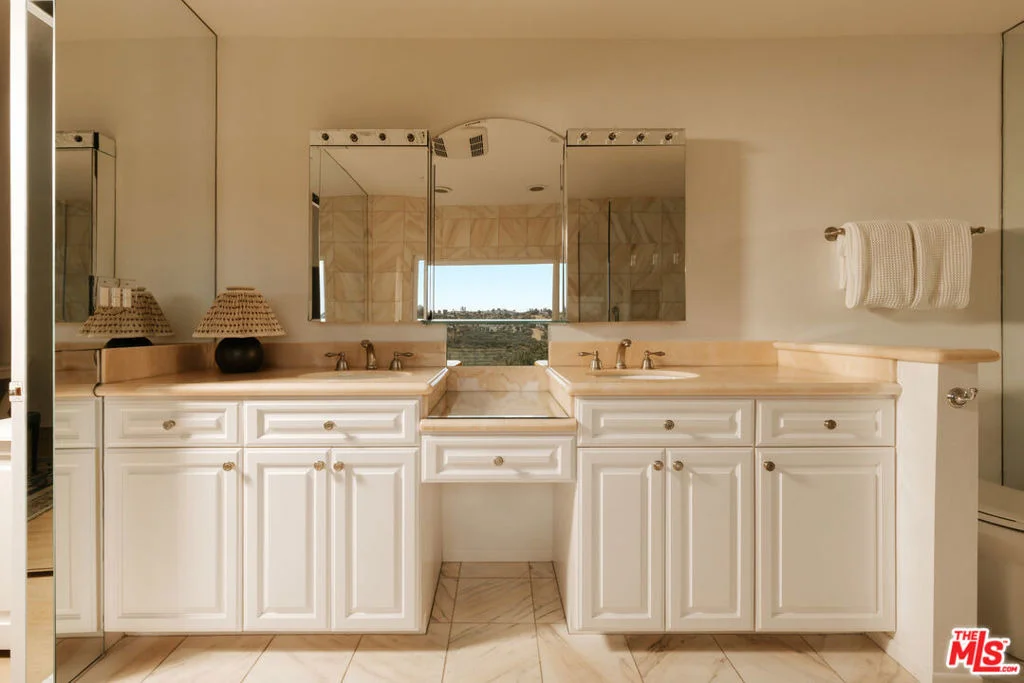Photo of 2741 Bottlebrush Drive