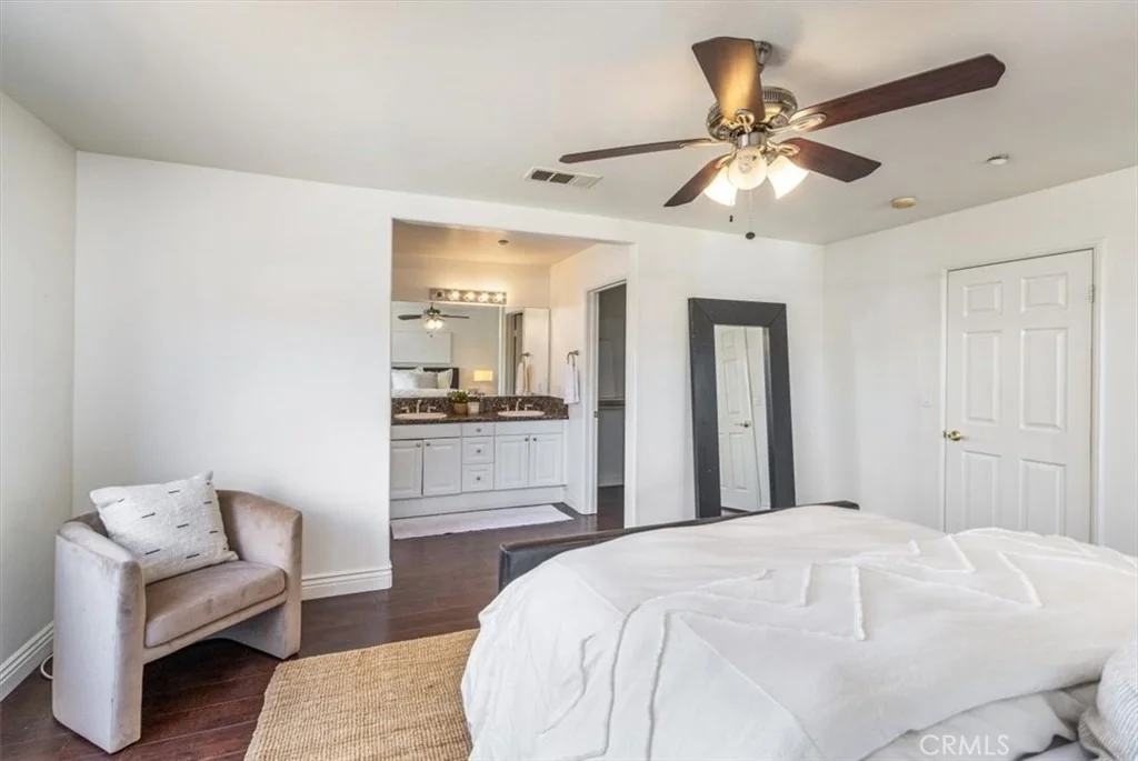 Photo of 8151 Atlantic