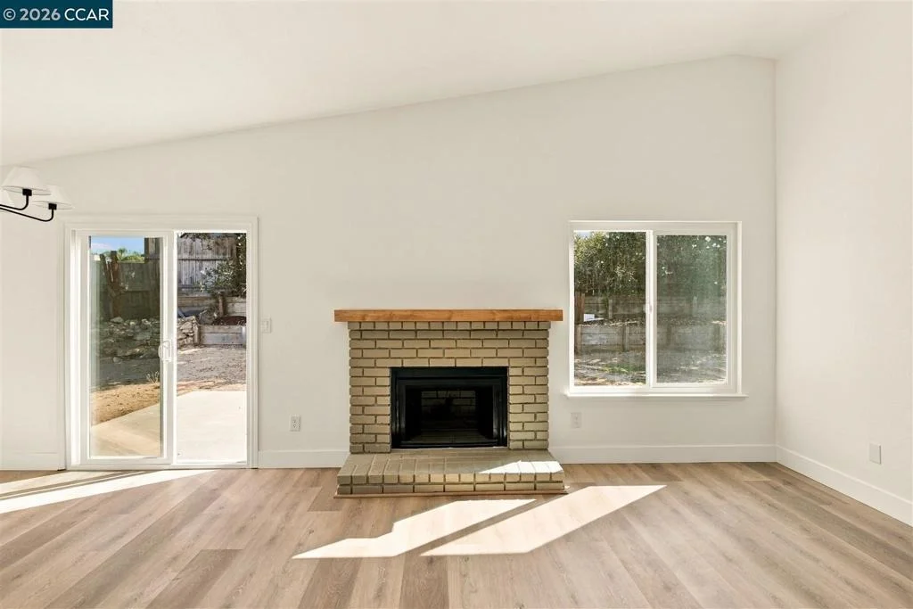 Photo of 301 Maude Ct