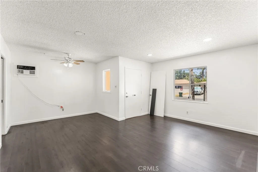 Photo of 237 W Van Koevering Street