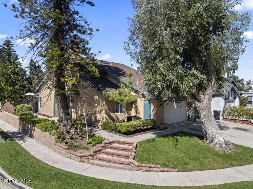 Photo of 2461 Pinewood Place